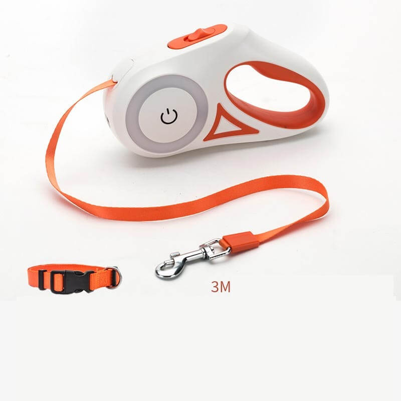 Laisse rétractable pour chiens avec collier automatique et lumières LED, main tenant le dispositif.