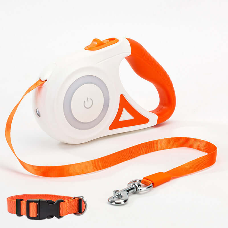 Laisse rétractable pour chiens avec collier automatique et lumières LED, main tenant le dispositif.